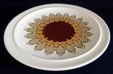 Lade das Bild in den Galerie-Viewer, KUCHEN- SERVIERTELLER - Porzellan, Geometrisches Abstraktes Wellen Zeichen Motiv Dekor (BC)
