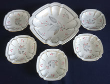 Lade das Bild in den Galerie-Viewer, 5er Set BEILAGENSCHÄLCHEN - Porzellan, Gold Linien Flora Pflanzen Randwölbungen Relief Motiv Dekor
