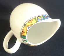 Lade das Bild in den Galerie-Viewer, 3er Set MILCHKÄNNCHEN &amp;  ZUCKERDOSE MIT DECKEL - Porzellan, Abstrakt Symbole Zeichen Geometrisches Motiv Dekor
