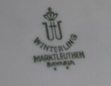 Lade das Bild in den Galerie-Viewer, DESSERTTELLER - Porzellan, Goldrand Flora Blumenblüte Relief Motiv Dekor
