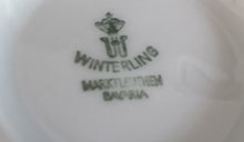 Lade das Bild in den Galerie-Viewer, KAFFEETASSE - Porzellan, Goldrand Flora Blumenblüte Relief Motiv Dekor
