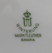 Lade das Bild in den Galerie-Viewer, DESSERTTELLER - Porzellan, Dreiecke Geometrisches Abstrakt Linien Motiv Dekor
