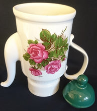 Lade das Bild in den Galerie-Viewer, KAFFEEKANNE MIT DECKEL - Porzellan, Flora Rosenblumen Blüten Strauß Motiv Dekor
