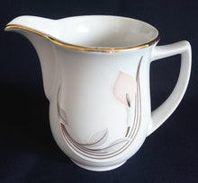 Lade das Bild in den Galerie-Viewer, 5er Set KAFFEEKANNE MIT DECKEL &amp; MILCHKÄNNCHEN &amp; ZUCKERDOSE UND DECKEL - Porzellan, Goldrand Flora Blumenblüte Relief Motiv Dekor
