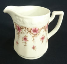 Lade das Bild in den Galerie-Viewer, 5er Set KAFFEEKANNE MIT DECKEL &amp; MILCHKÄNNCHEN &amp; ZUCKERDOSE + DECKEL - Porzellan, Streifen Linien Flora Blumenblüten Motiv Dekor
