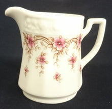 Lade das Bild in den Galerie-Viewer, 3er Set MILCHKÄNNCHEN &amp; ZUCKERDOSE + DECKEL - Porzellan, Streifen Linien Flora Blumenblüten Motiv Dekor
