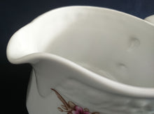 Lade das Bild in den Galerie-Viewer, SAUCIER - Porzellan, Flora Blumenblüten Pflanzen Relief Motiv Dekor
