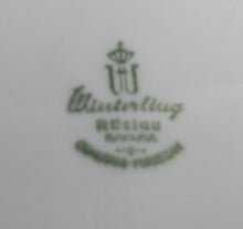 Lade das Bild in den Galerie-Viewer, 2er Set UNTERTASSEN - Porzellan, Flora Blumenblüten Pflanzen Relief Motiv Dekor
