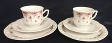 Lade das Bild in den Galerie-Viewer, 2er Set 2er KAFFEEGEDECKE - Porzellan, Flora Blumenblüten Pflanzen Relief Motiv Dekor
