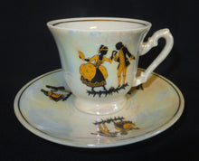 Lade das Bild in den Galerie-Viewer, 2er MOCCA KAFFEEGEDECK - Porzellan, Perlmutt Goldrand Rokoko Tanzpaar Motiv Dekor
