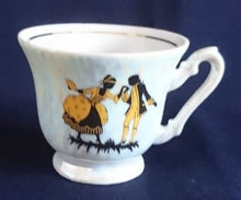 Lade das Bild in den Galerie-Viewer, 2er MOCCA KAFFEEGEDECK - Porzellan, Perlmutt Goldrand Rokoko Tanzpaar Motiv Dekor
