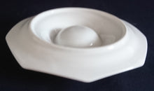 Lade das Bild in den Galerie-Viewer, 2er Set EIERBECHER - Porzellan, Indisch Blau Strohblume Motiv Dekor
