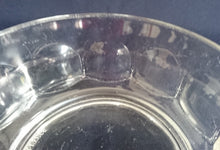 Lade das Bild in den Galerie-Viewer, 2er Set SALATSCHALEN - Hartglas, Klassisch Waben Glas Dekor
