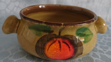 Lade das Bild in den Galerie-Viewer, SUPPENTASSE - Keramik / Steingut, Obstmotiv Dekor

