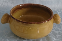 Lade das Bild in den Galerie-Viewer, SUPPENTASSE - Keramik / Steingut, Obstmotiv Dekor
