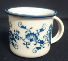 Lade das Bild in den Galerie-Viewer, MOCCATASSE - Porzellan, Zwiebelmuster Motiv Dekorrand, 1.Wahl
