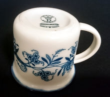 Lade das Bild in den Galerie-Viewer, MOCCATASSE - Porzellan, Zwiebelmuster Motiv Dekorrand, 1.Wahl
