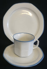 Lade das Bild in den Galerie-Viewer, KAFFEETASSE - Porzellan, Zweifärbiges Linien Rand Motiv Dekor (BC)
