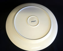 Lade das Bild in den Galerie-Viewer, 2er Set SPEISETELLER "Friesland Atlantis" - Porzellan, Goldrand Abstrakt Muschel Fisch Schuppen Relief Dekor
