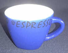 Lade das Bild in den Galerie-Viewer, 2er ESPRESSOGEDECK - Keramik / Steingut, Blau, Schwarze Aufschrift &quot;Espresso&quot; Dekor
