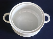 Lade das Bild in den Galerie-Viewer, BEILAGEN-TERRINE MIT DECKEL - Porzellan, Silberrand Linien Dekor
