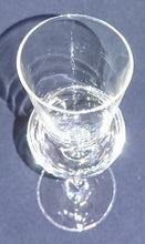 Lade das Bild in den Galerie-Viewer, 6er Set GETRÄNKEGLÄSER - Hartglas, Gewölbte Form, Klares Dekor
