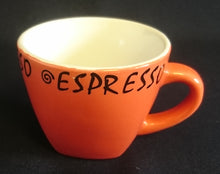 Lade das Bild in den Galerie-Viewer, 2er ESPRESSOGEDECK - Keramik / Steingut, Rot, Schwarze Aufschrift &quot;Espresso&quot; Dekor
