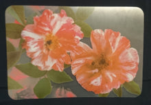 Lade das Bild in den Galerie-Viewer, GROßES MOTIV PLATZDECKCHEN, Kunststoff / Plastik, Rechteckige Form Nelken Blumen Motiv Dekor (G)
