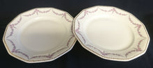Lade das Bild in den Galerie-Viewer, SPEISETELLER - Porzellan, Blumen Blüten Pflanzen Goldrand Dekor
