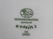 Lade das Bild in den Galerie-Viewer, 2er Set DESSERTTELLER - Porzellan, Einfärbiges Wellenrand Dekor
