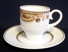 Lade das Bild in den Galerie-Viewer, 2er Set 2er MOCCAGEDECKE "Friesland Atlantis" - Porzellan, Goldrand Abstrakt Muschel Fisch Schuppen Relief Dekor
