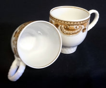 Lade das Bild in den Galerie-Viewer, 2er Set MOCCATASSEN "Friesland Atlantis" - Porzellan, Goldrand Abstrakt Muschel Fisch Schuppen Relief Dekor
