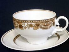 Lade das Bild in den Galerie-Viewer, 2er TEEGEDECK "Friesland Atlantis" - Porzellan, Goldrand Abstrakt Muschel Fisch Schuppen Relief Dekor
