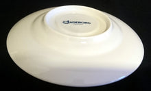 Lade das Bild in den Galerie-Viewer, 2er Set MOCCA UNTERTASSEN "Friesland Atlantis" - Porzellan, Goldrand Abstrakt Muschel Fisch Schuppen Relief Dekor
