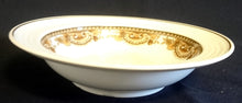 Lade das Bild in den Galerie-Viewer, BEILAGENSCHALE "Friesland Atlantis" - Porzellan, Goldrand Abstrakt Muschel Fisch Schuppen Relief Dekor
