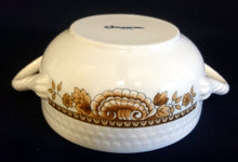 Lade das Bild in den Galerie-Viewer, 2er Set SUPPENTASSEN "Friesland Atlantis" - Porzellan, Goldrand Abstrakt Muschel Fisch Schuppen Relief Dekor
