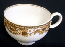 Lade das Bild in den Galerie-Viewer, 2er Set TEETASSEN "Friesland Atlantis" - Porzellan, Goldrand Abstrakt Muschel Fisch Schuppen Relief Dekor
