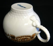 Lade das Bild in den Galerie-Viewer, 2er Set 2er TEEGEDECKE "Friesland Atlantis" - Porzellan, Goldrand Abstrakt Muschel Fisch Schuppen Relief Dekor
