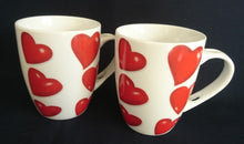 Lade das Bild in den Galerie-Viewer, KAFFEETASSE - Porzellan, Herz Valentinstag Liebes Motiv Dekor
