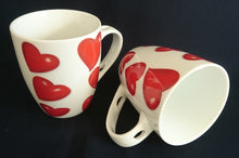 Lade das Bild in den Galerie-Viewer, KAFFEETASSE - Porzellan, Herz Valentinstag Liebes Motiv Dekor
