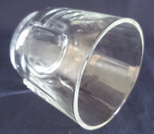 Lade das Bild in den Galerie-Viewer, GETRÄNKEGLAS - Hartglas, Klassisch Form Waben Dekor
