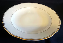 Lade das Bild in den Galerie-Viewer, 2er Set SUPPENTELLER - Porzellan, Porzellan, Doppelter &amp; Innen Goldrand Linien Gewölbter Relief Form Dekor
