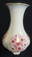 Lade das Bild in den Galerie-Viewer, BLUMENVASE - Porzellan, Goldrand Blüten Dekor
