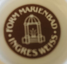 Lade das Bild in den Galerie-Viewer, 5er Set KAFFEEKANNE MIT DECKEL &amp; MILCHKÄNNCHEN &amp; ZUCKERDOSE MIT DECKEL "Ingres Weiss" - Porzellan, Goldrand Linien Blatt Blätter Rosenblüte Relief Form Motiv Dekor
