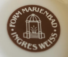 Lade das Bild in den Galerie-Viewer, 5er Set KAFFEEKANNE MIT DECKEL &amp; MILCHKÄNNCHEN &amp; ZUCKERDOSE MIT DECKEL "Ingres Weiss" - Porzellan, Goldrand Linien Blatt Blätter Rosenblüte Relief Form Motiv Dekor
