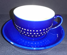 Lade das Bild in den Galerie-Viewer, KAFFEETASSE - Keramik / Steingut, Punkte Kreise Dekor
