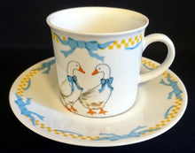 Lade das Bild in den Galerie-Viewer, 17 Teiliges KAFFEESERVICE "Porcelain Collection" - Porzellan, Ländliches Gänse Schleifen Motiv Dekor
