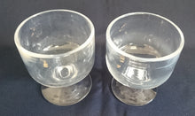 Lade das Bild in den Galerie-Viewer, 2er Set EISDESSERT BECHER - Press- / Hartglas, Kreisförmiges Geometrisches Dekor
