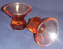 Lade das Bild in den Galerie-Viewer, 2er Set GETRÄNKEGLÄSER - Hartglas, Diamandförmiger Smaragd Standfuß Einfärbiges Schimmerndes Dekor
