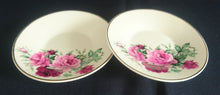 Lade das Bild in den Galerie-Viewer, UNTERTASSE - Porzellan, Rosen Blumenstrauß Goldrand Dekor
